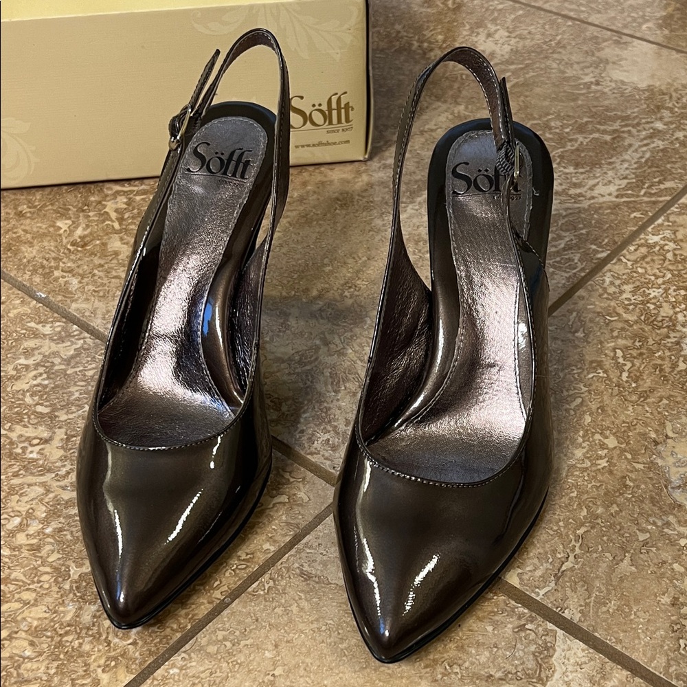 Sofft leather charcoal grey patent leather Slingback Heels! 👠 Like New